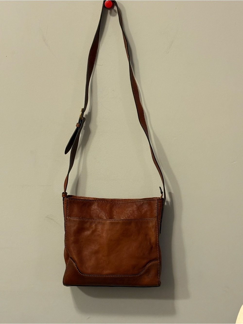 Frye Stunning Chestnut Brown Leather Messenger Crossbody NWT Get Fall Ready
